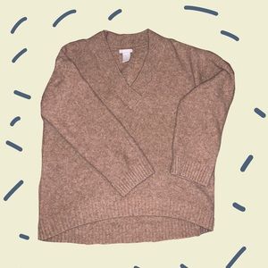Cute V-Neck Sweater Size M